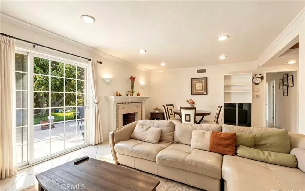 15102 starboard Garden Grove, CA 92843