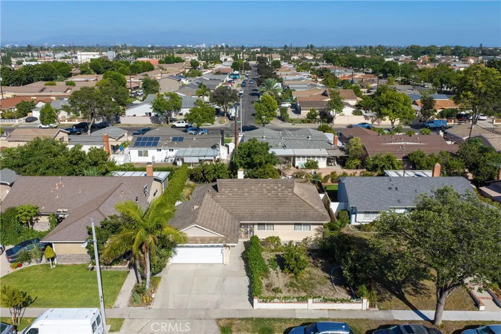 15102 starboard Garden Grove, CA 92843