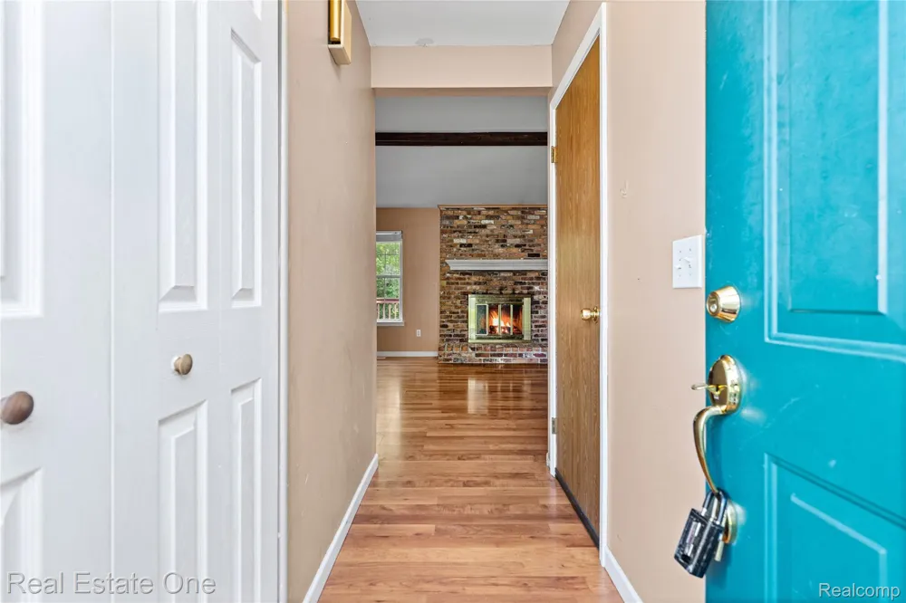 6159 Bay Court Waterford Charter Township, MI 48327