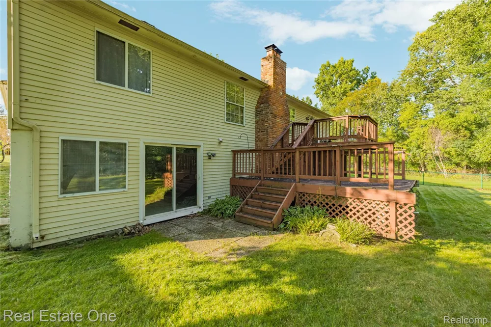 6159 Bay Court Waterford Charter Township, MI 48327