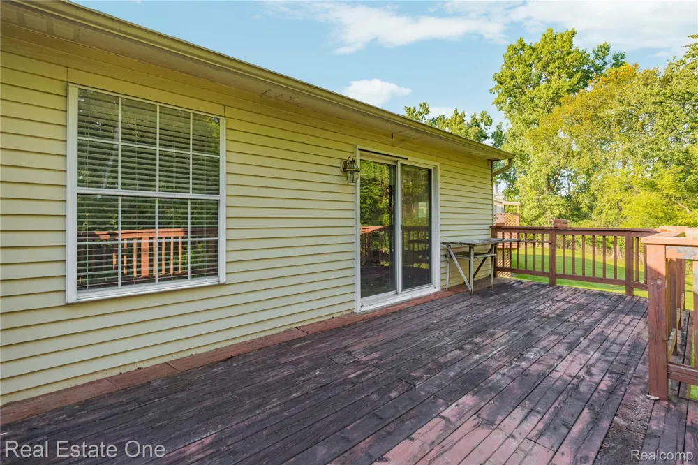 6159 Bay Court Waterford Charter Township, MI 48327