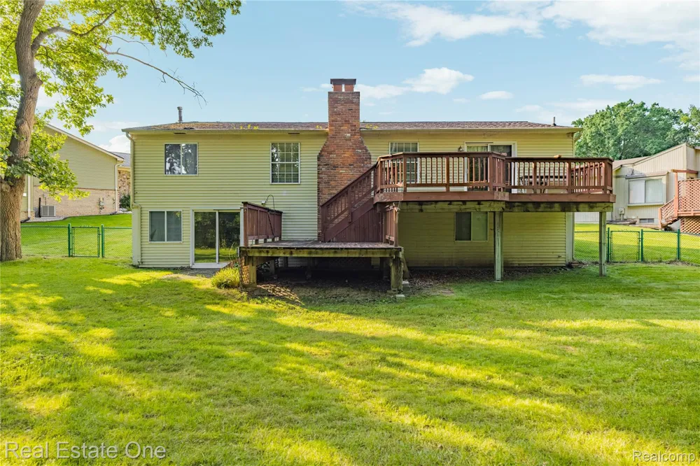 6159 Bay Court Waterford Charter Township, MI 48327