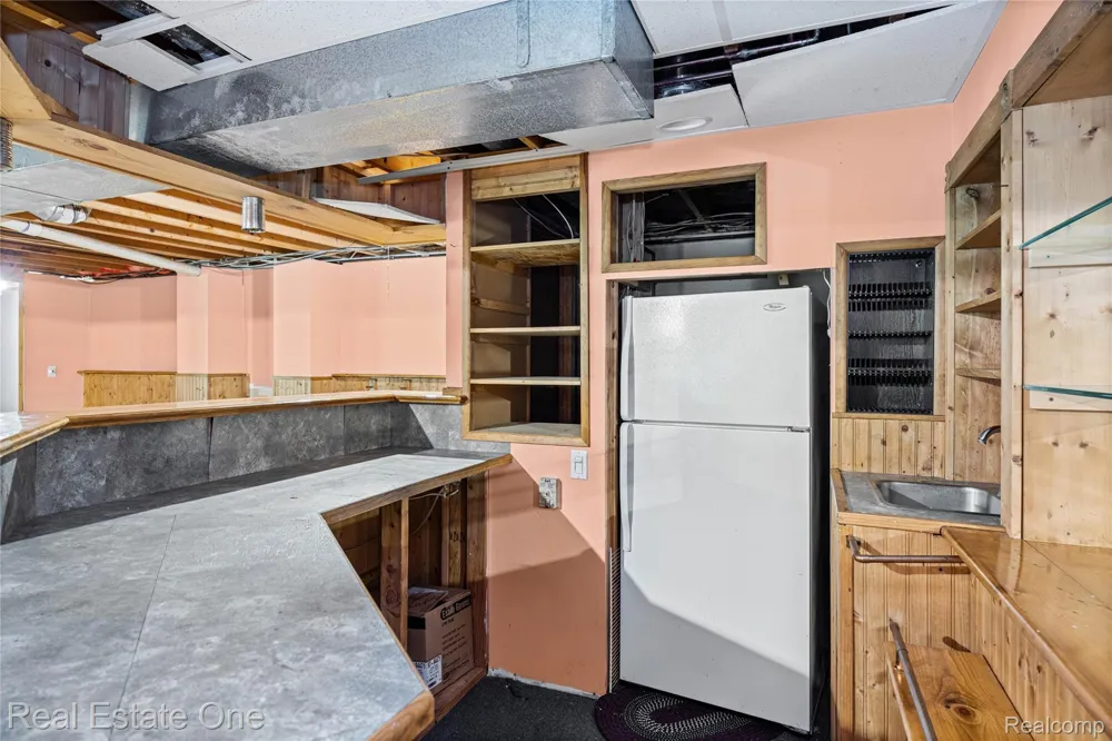 6159 Bay Court Waterford Charter Township, MI 48327