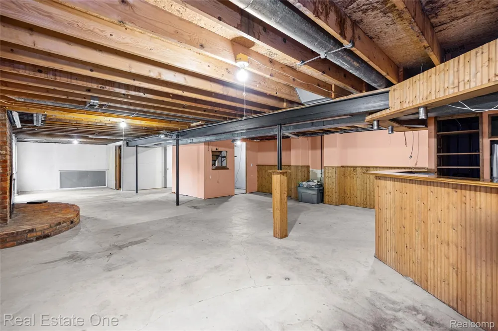 6159 Bay Court Waterford Charter Township, MI 48327