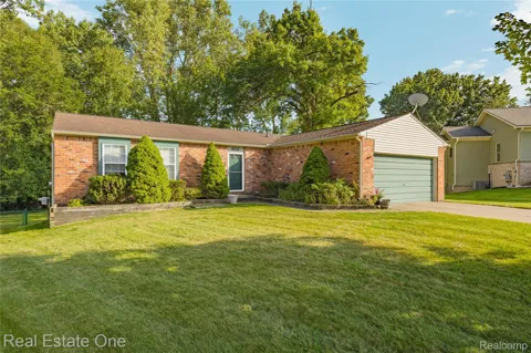6159 Bay Court