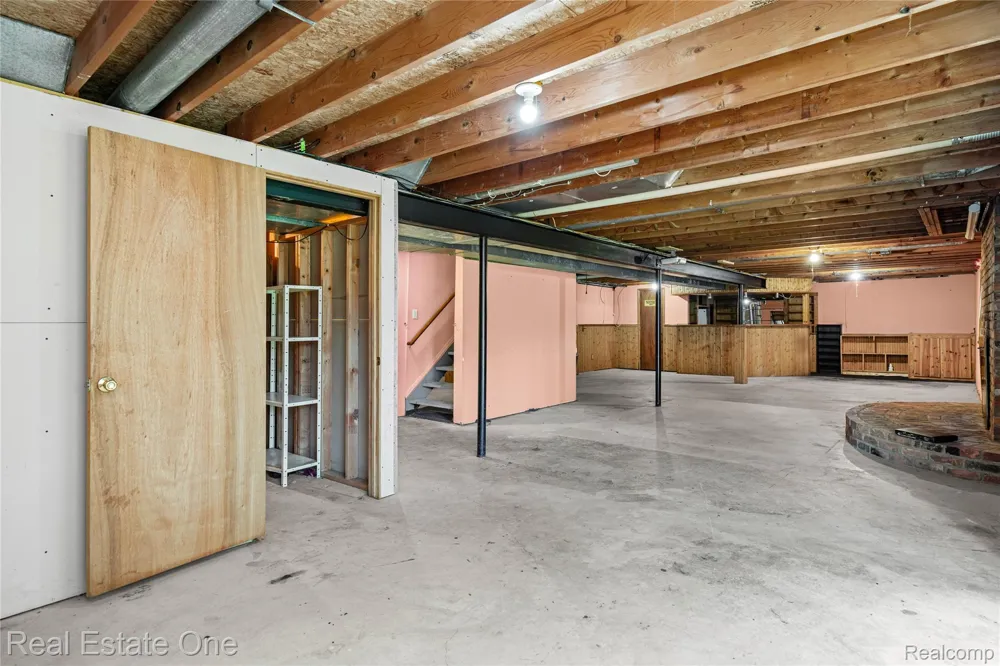 6159 Bay Court Waterford Charter Township, MI 48327