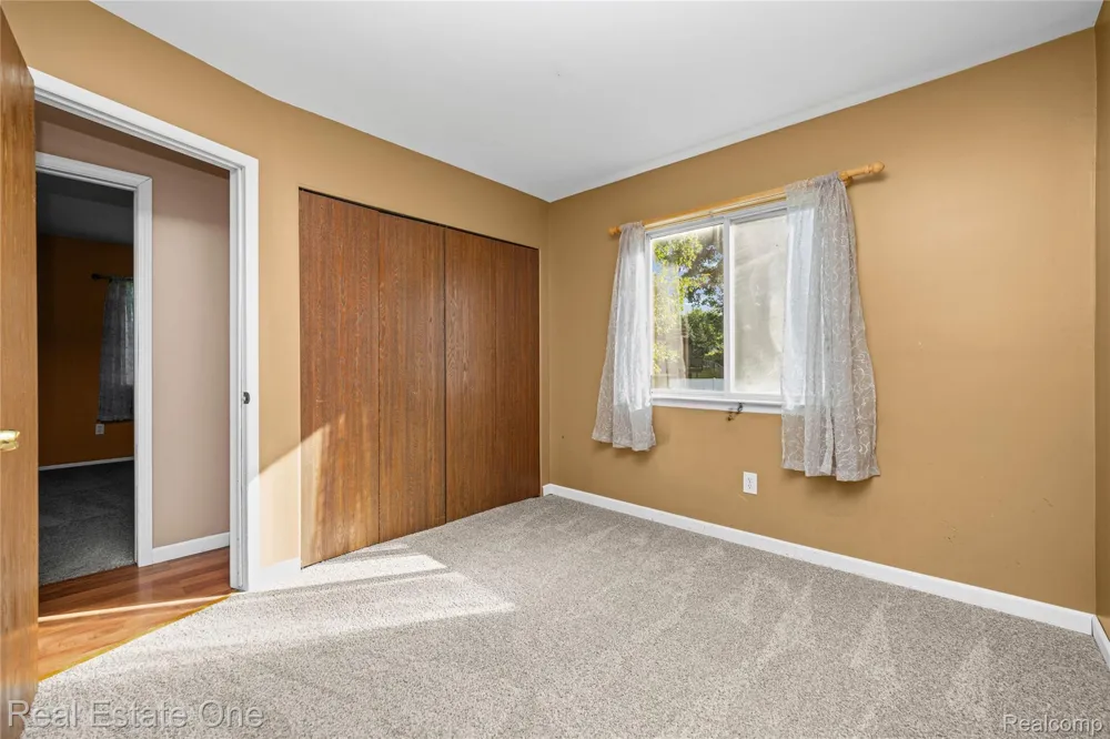 6159 Bay Court Waterford Charter Township, MI 48327