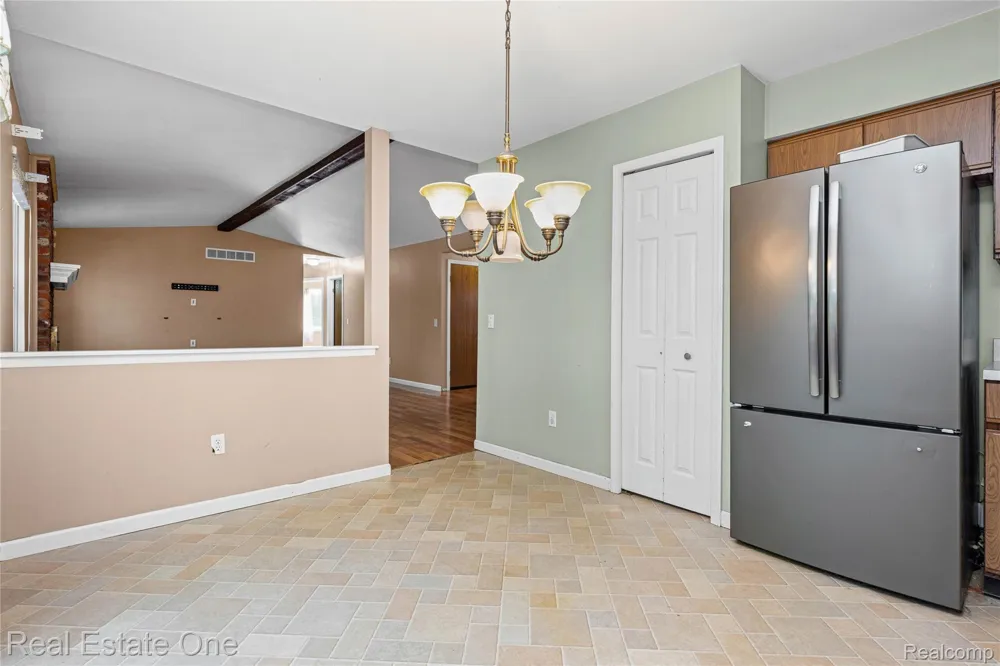 6159 Bay Court Waterford Charter Township, MI 48327