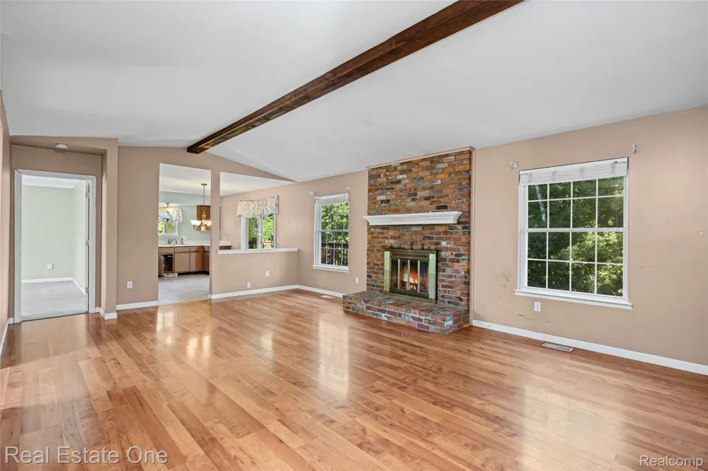 6159 Bay Court Waterford Charter Township, MI 48327
