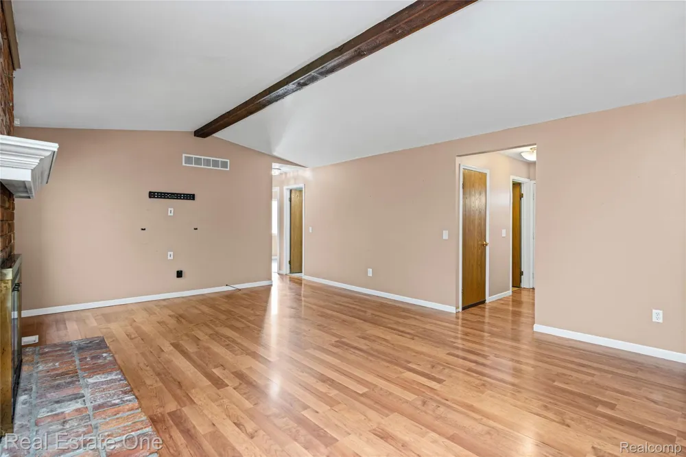 6159 Bay Court Waterford Charter Township, MI 48327