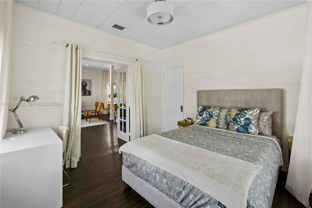 743 NW 9th Ave #2 Miami, FL 33136