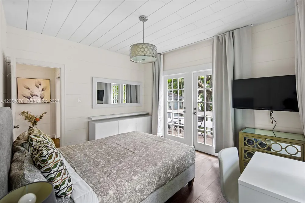 743 NW 9th Ave #2 Miami, FL 33136