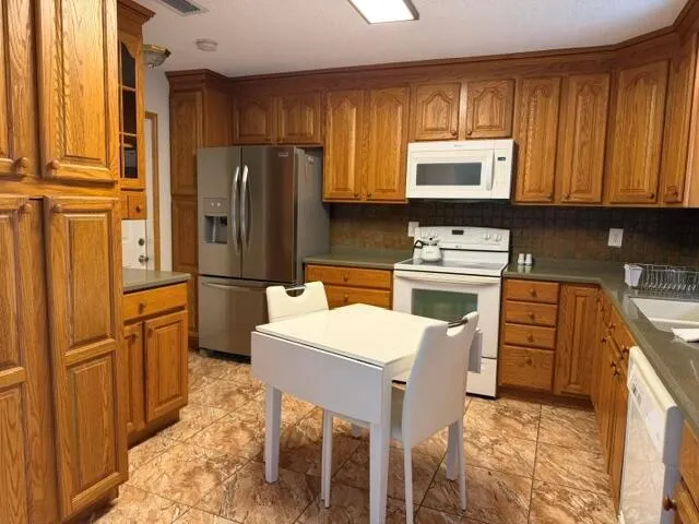 4695 ROBINWOOD PLACE #B Boynton Beach, FL 33436