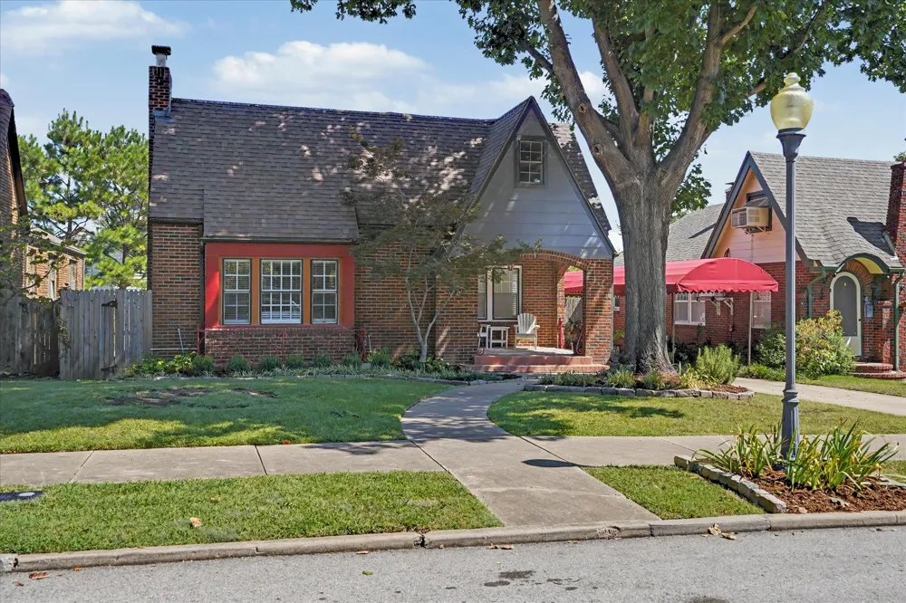 1555 S Gillette Avenue Tulsa, OK 74104