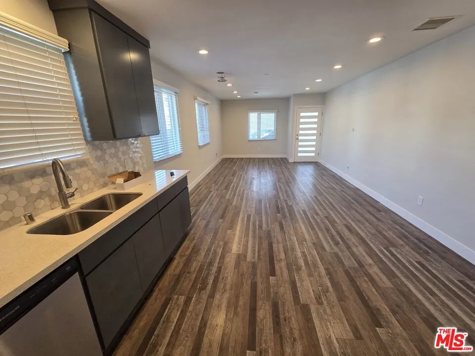 1255 Kingsley Drive Los Angeles, CA 90029