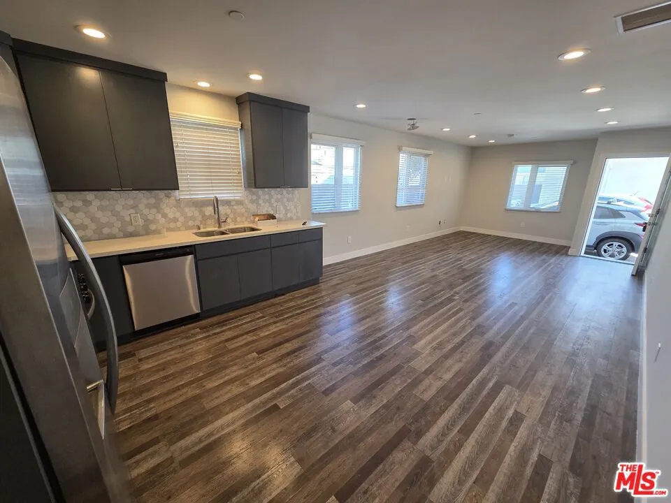 1255 Kingsley Drive Los Angeles, CA 90029