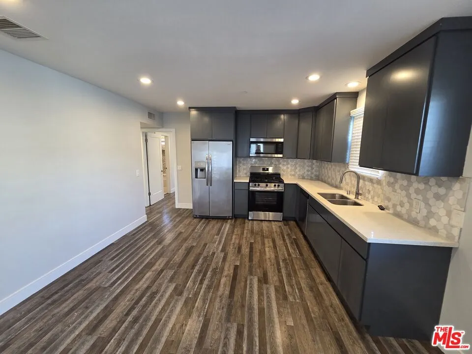 1255 Kingsley Drive Los Angeles, CA 90029