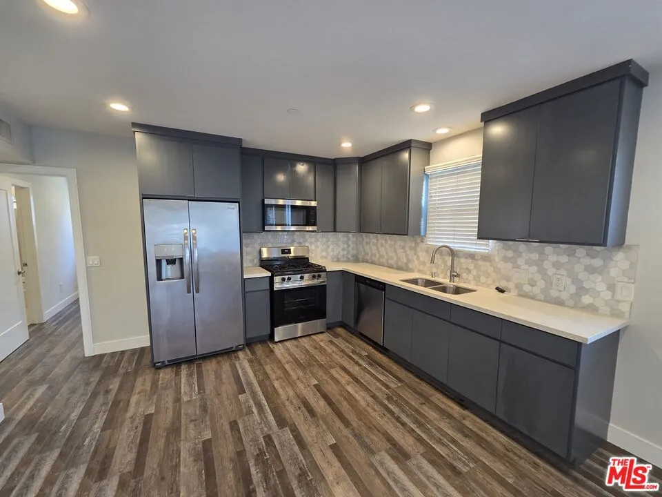 1255 Kingsley Drive Los Angeles, CA 90029