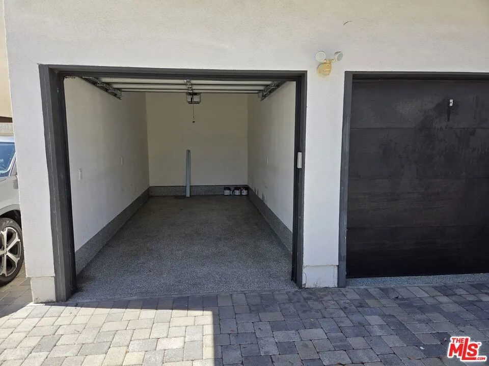 1255 Kingsley Drive Los Angeles, CA 90029