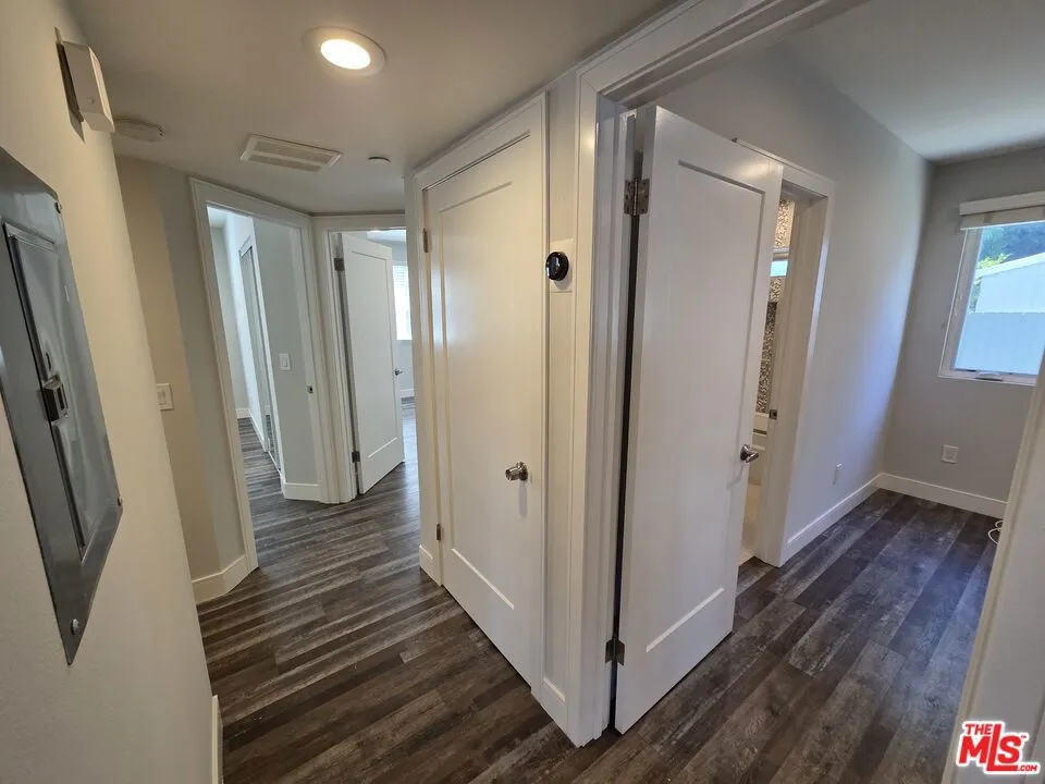 1255 Kingsley Drive Los Angeles, CA 90029