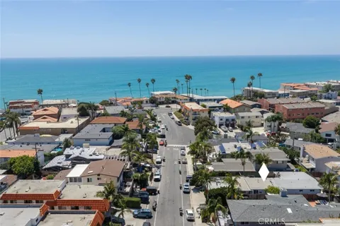 228 Avenida Pelayo