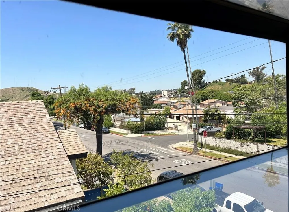 5034 Templeton #B El Sereno, CA 90032