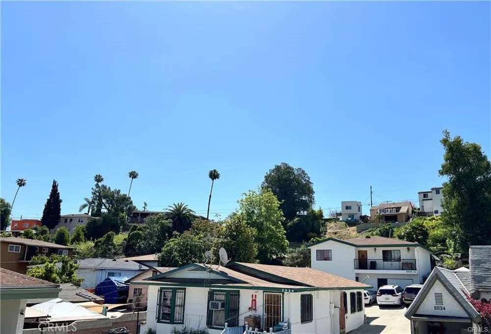 5034 Templeton #B El Sereno, CA 90032
