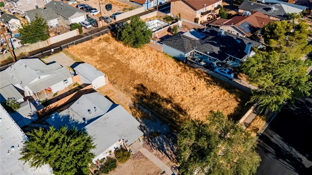 Cedar Ave Vic Milling St Lancaster, CA 93534