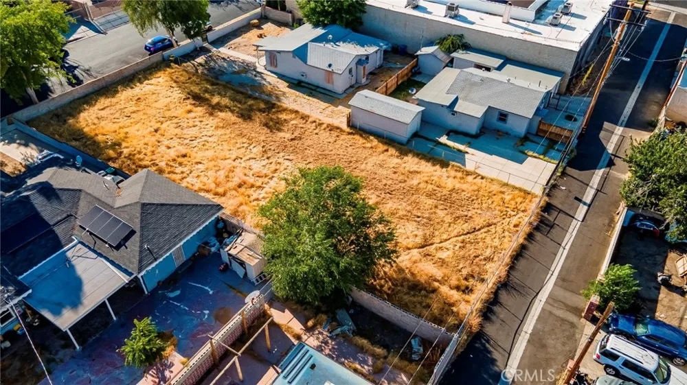 Cedar Ave Vic Milling St Lancaster, CA 93534