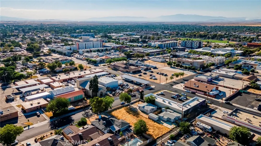 Cedar Ave Vic Milling St Lancaster, CA 93534