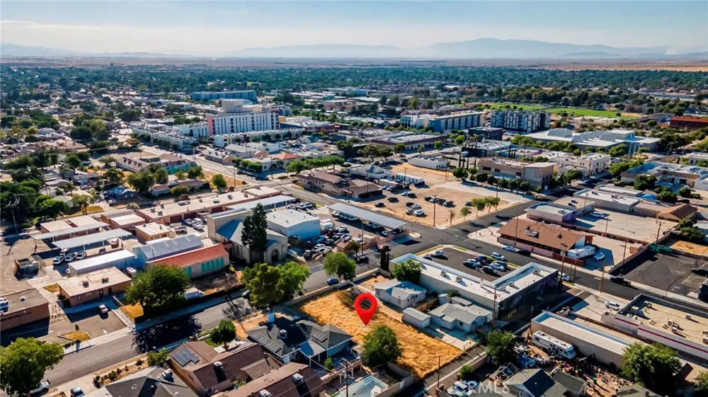Cedar Ave Vic Milling St Lancaster, CA 93534