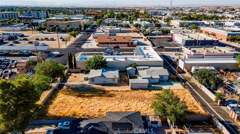 Cedar Ave Vic Milling St Lancaster, CA 93534