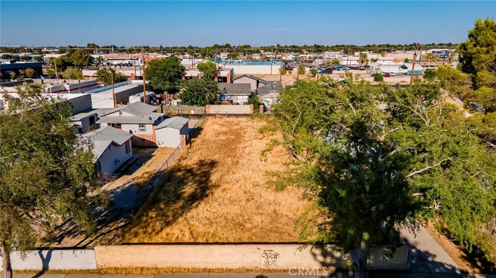 Cedar Ave Vic Milling St Lancaster, CA 93534