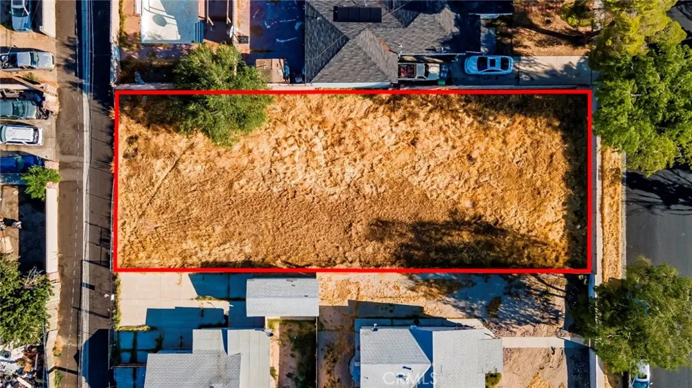 Cedar Ave Vic Milling St Lancaster, CA 93534