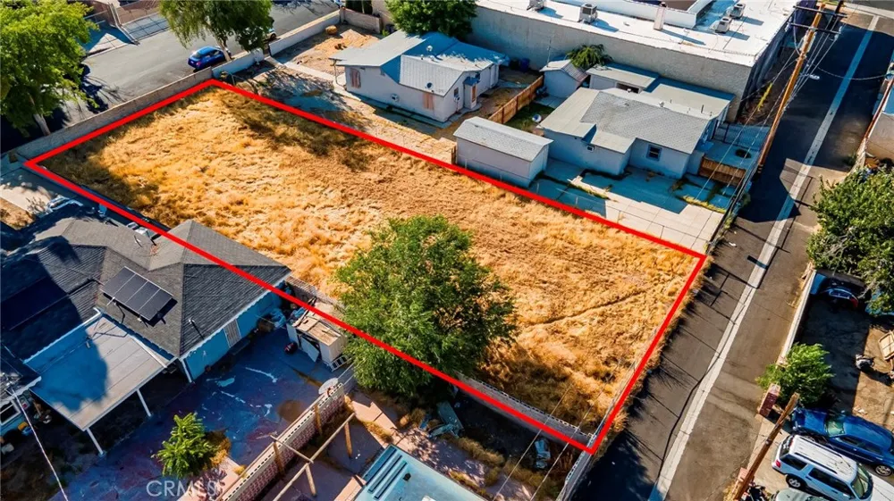 Cedar Ave Vic Milling St Lancaster, CA 93534