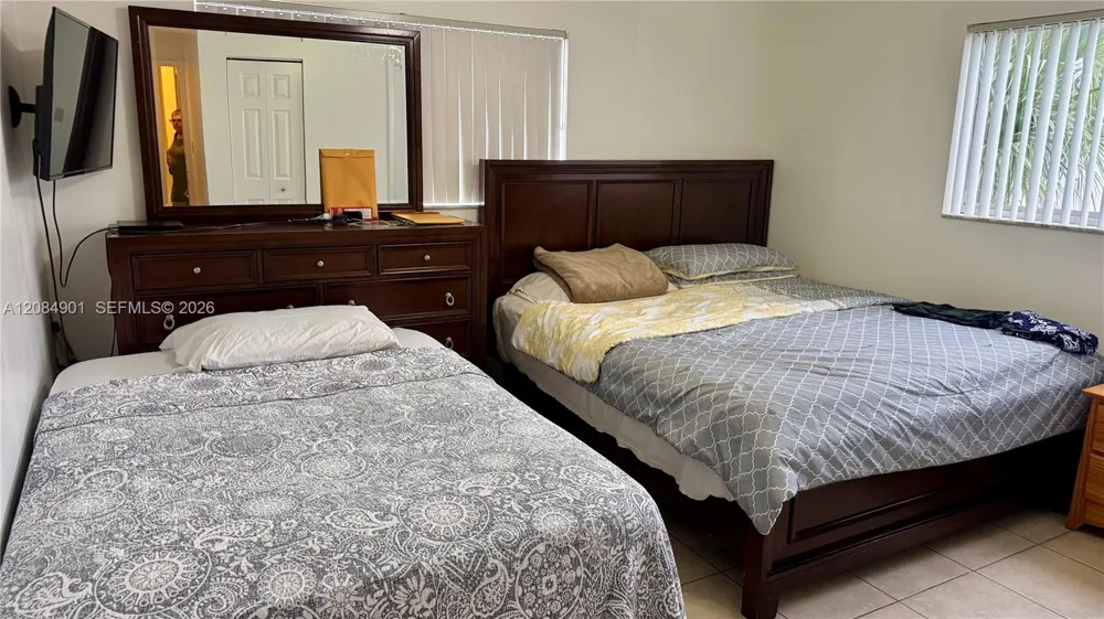 2710 W 76th St #208 Hialeah, FL 33016