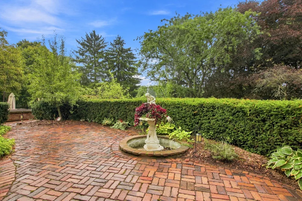 3205 Lakeshore Drive St. Joseph, MI 49085