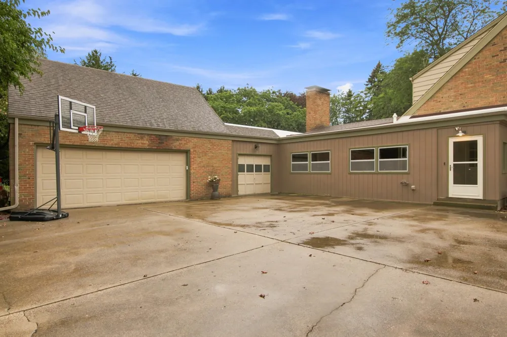 3205 Lakeshore Drive St. Joseph, MI 49085