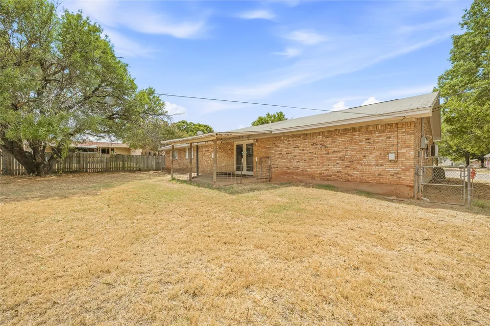 108 Vicksburg Drive Comanche, TX 76442