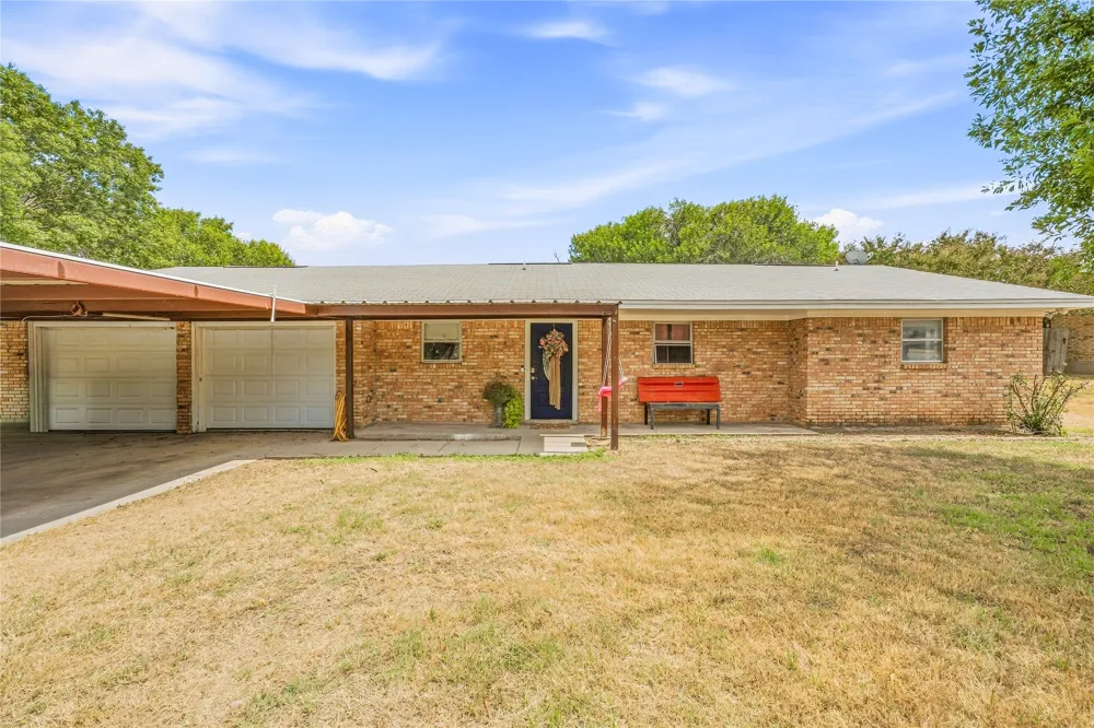 108 Vicksburg Drive Comanche, TX 76442