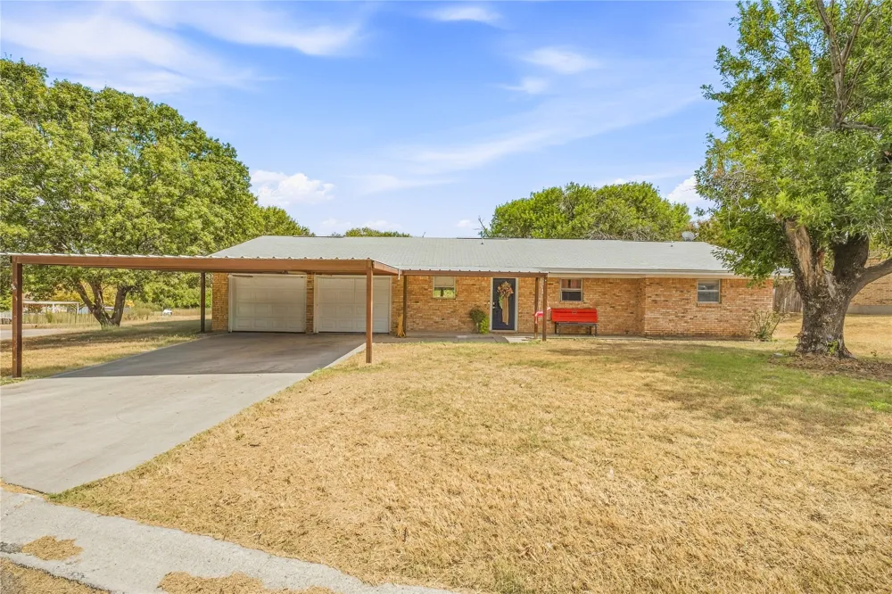 108 Vicksburg Drive Comanche, TX 76442