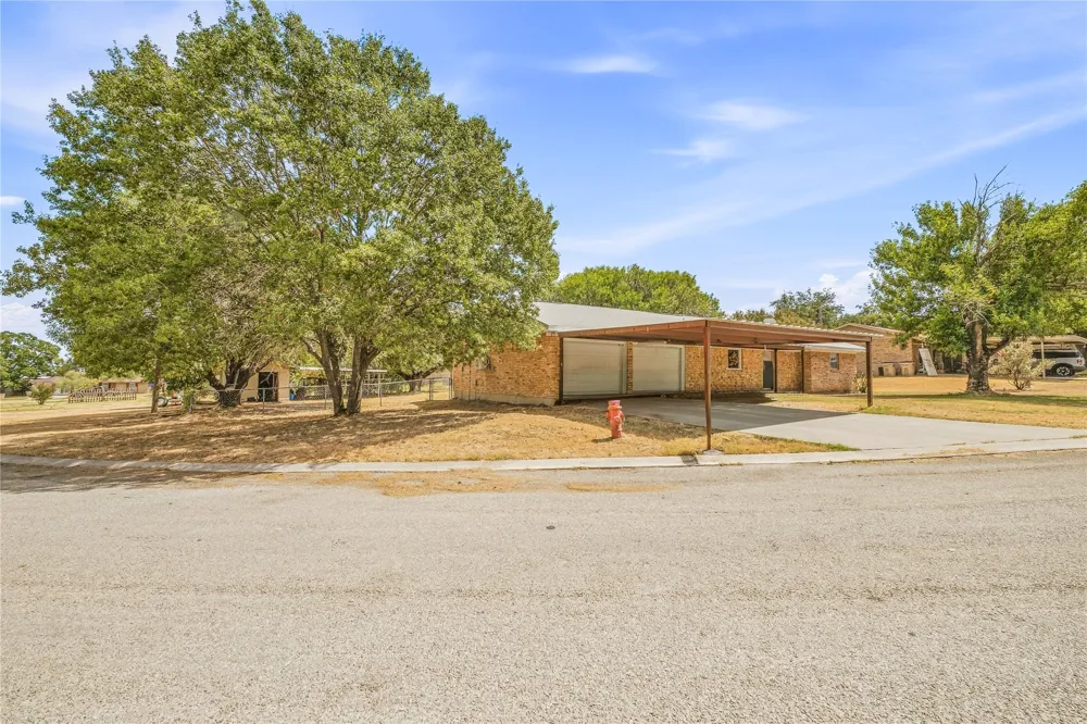 108 Vicksburg Drive Comanche, TX 76442
