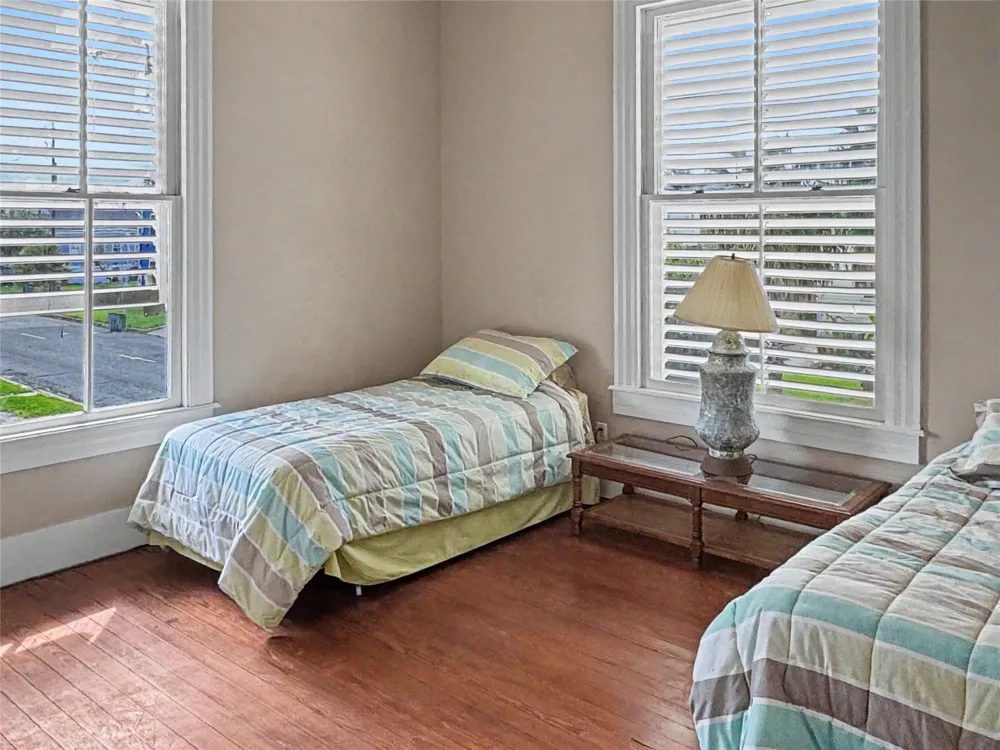 1820 Avenue O Galveston, TX 77550