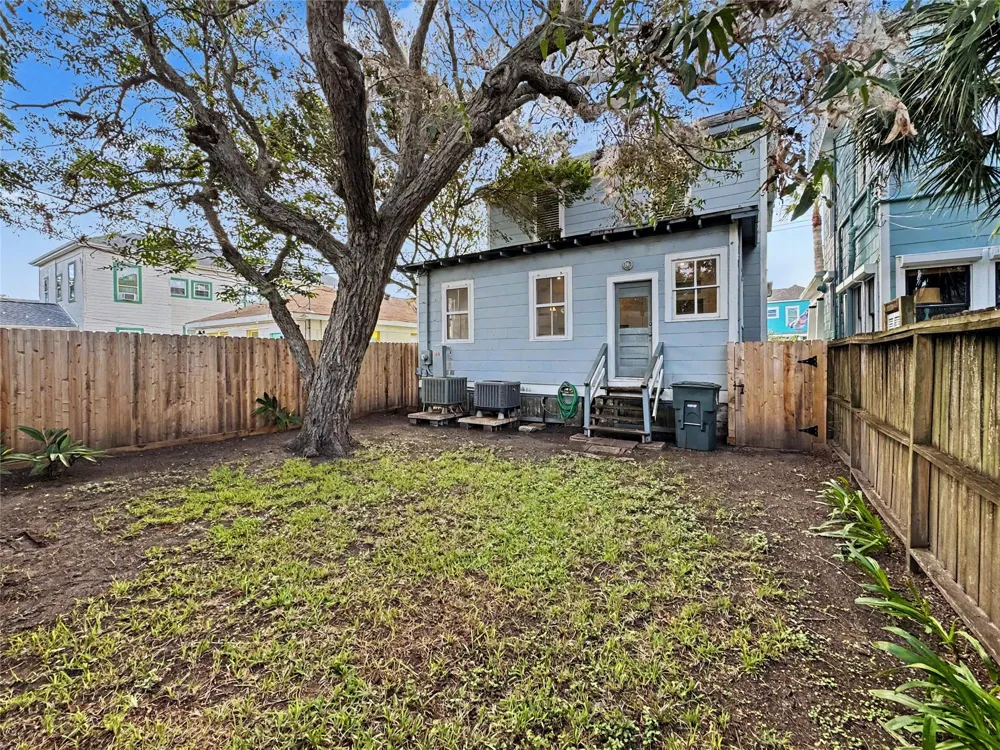 1820 Avenue O Galveston, TX 77550
