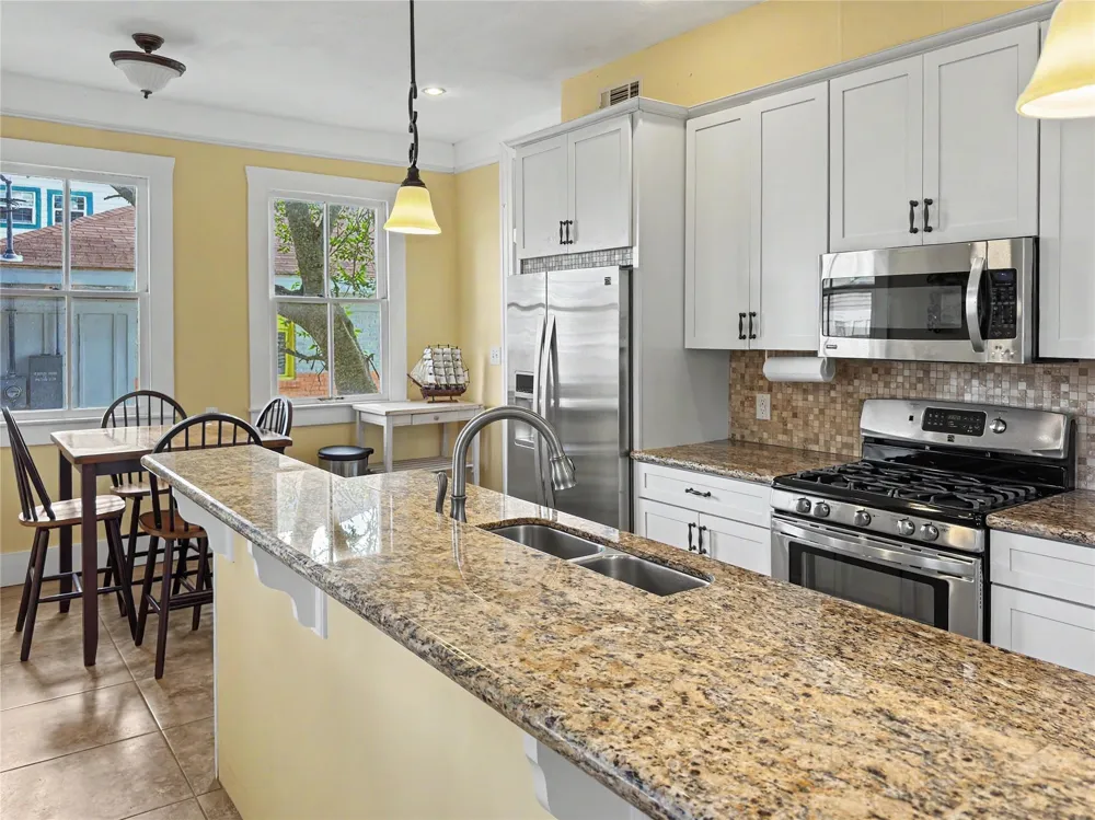 1820 Avenue O Galveston, TX 77550