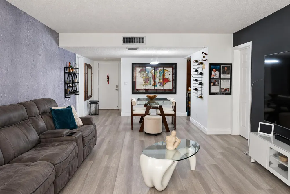 16500 Golf Club Road #301 Weston, FL 33326