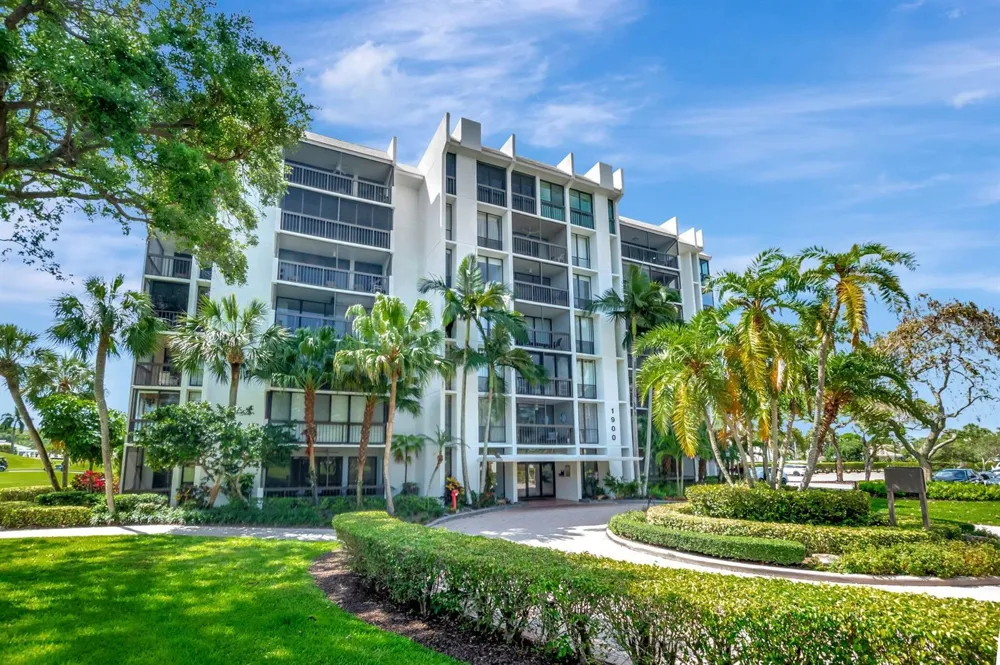 1926 Bridgewood Drive Boca Raton, FL 33434