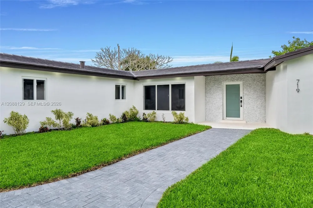 719 SW 25th Ave #719 Boynton Beach, FL 33435