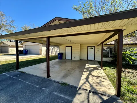 2745 Maple Tree Road