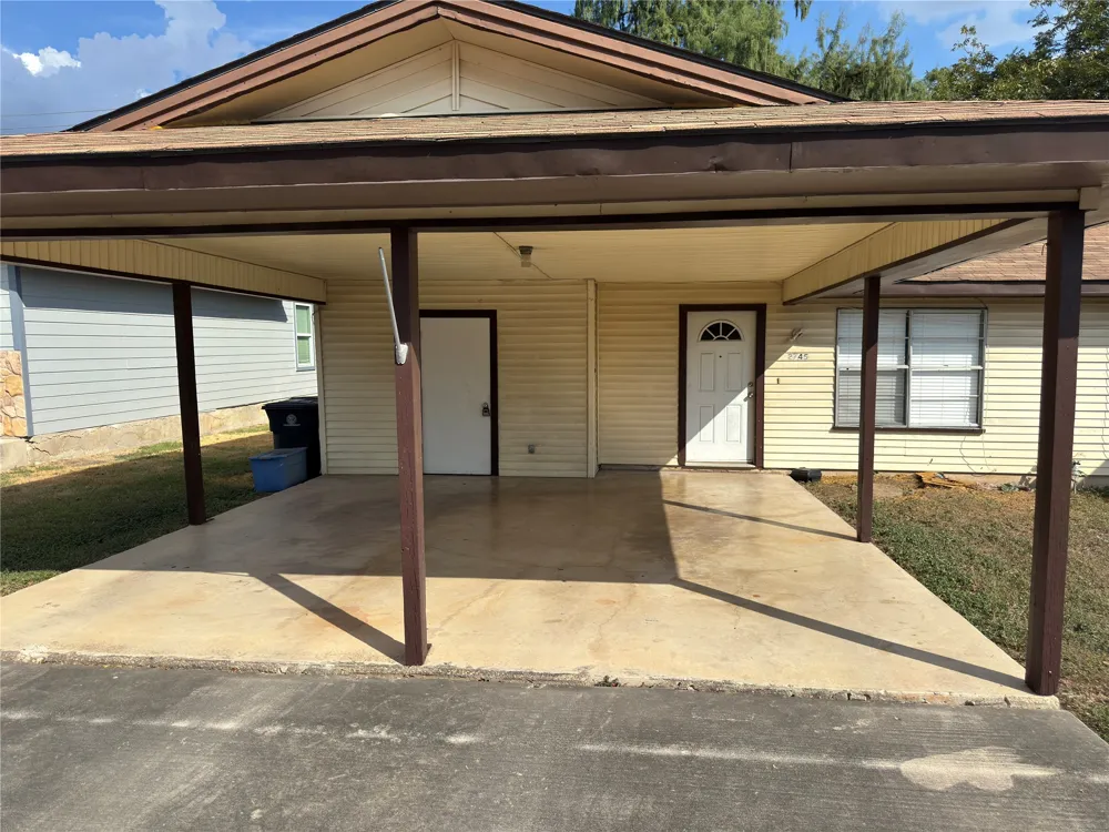 2745 Maple Tree Road New Braunfels, TX 78130